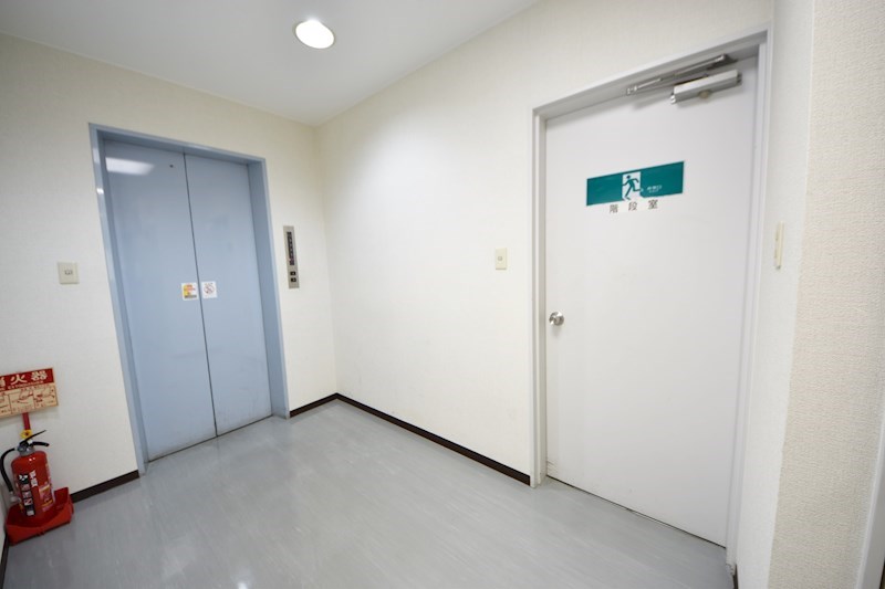 貸店舗・事務所　八尾市 東本町３丁目　たばこビル その他