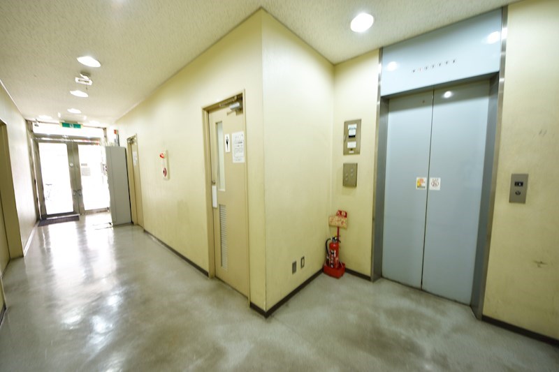 貸店舗・事務所　八尾市 東本町３丁目　たばこビル その他