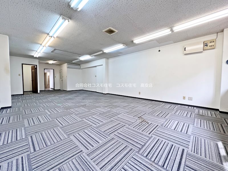 貸店舗・事務所　八尾市 山本町南１丁目　広さ約１６坪　いーすとハイツ リビング