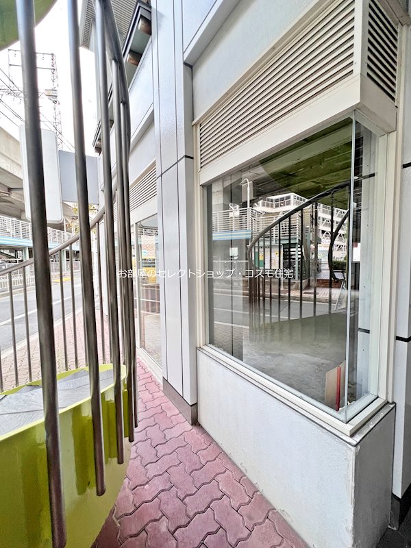 貸店舗・事務所　八尾市 東本町３丁目　調剤薬局跡　路面店　リバティ八尾 ベランダ