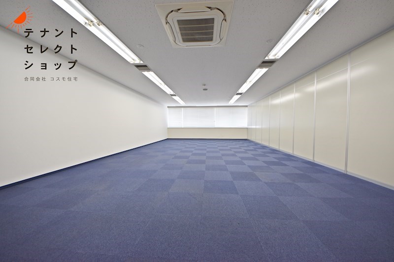 貸店舗・事務所　八尾市 光町１丁目　広さ約２０坪　室内リフォーム済み　EV付き　ダイエービルド八尾ビル 玄関