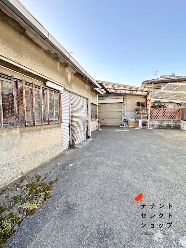 貸倉庫・事務所　八尾市 南本町３丁目　広さ約６３坪　駐車スペース付き　第一種住居地域 その他