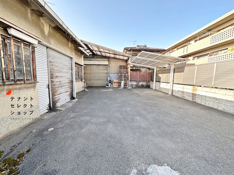 貸倉庫・事務所　八尾市 南本町３丁目　広さ約６３坪　駐車スペース付き　第一種住居地域 その他