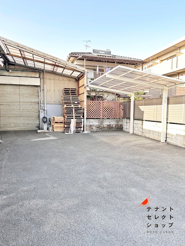 貸倉庫・事務所　八尾市 南本町３丁目　広さ約６３坪　駐車スペース付き　第一種住居地域 その他