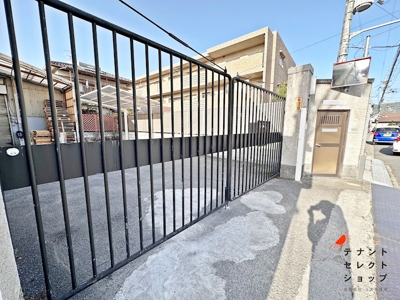 貸倉庫・事務所　八尾市 南本町３丁目　広さ約６３坪　駐車スペース付き　第一種住居地域 風呂画像