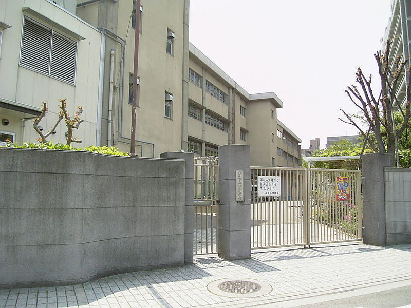 貸工場・倉庫　八尾市 太田新町７丁目　前面駐車スペース付き 八尾市立八尾小学校