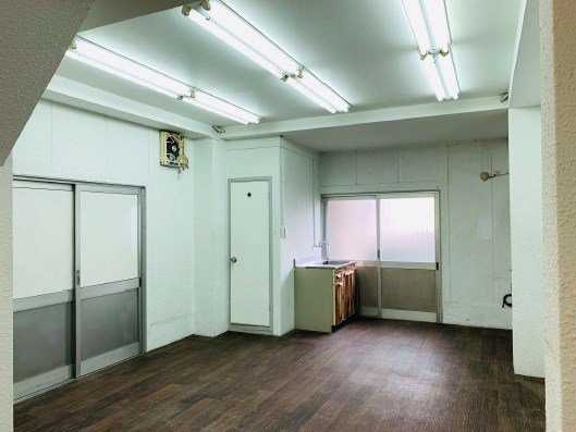 貸店舗・事務所　八尾市 青山町１丁目　ロードサイド　１階 路面店 リビング