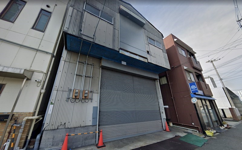 貸倉庫　大阪市　生野区 巽南２丁目　クレーン付き　前面駐車スペース有り 外観