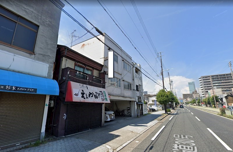 貸店舗・事務所　大阪市 阿倍野区元町　シャッター付きガレージ３台分有り リビング