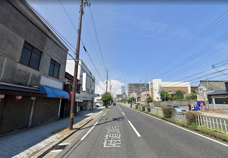 貸店舗・事務所　大阪市 阿倍野区元町　シャッター付きガレージ３台分有り ベッドルーム