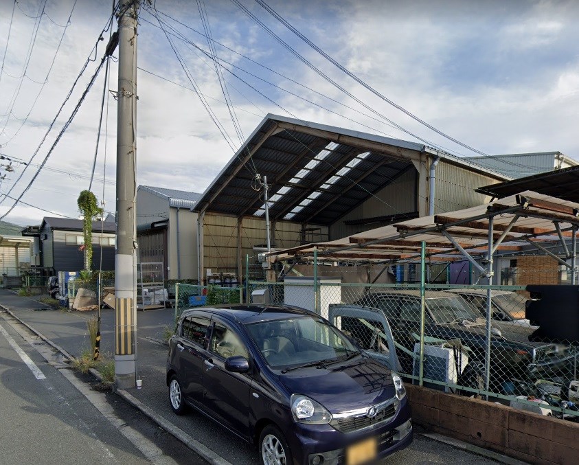 貸工場・倉庫　東大阪市 菱江２丁目　前面駐車スペース付き リビング