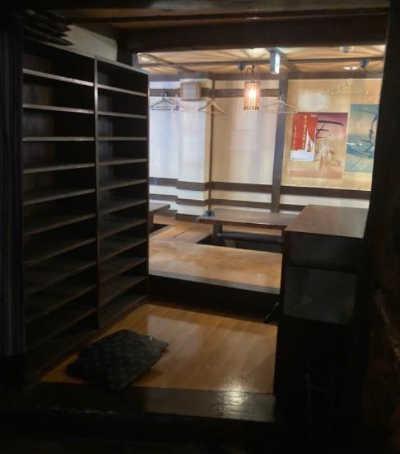 貸店舗・事務所　八尾市 東本町３丁目　居酒屋跡　居抜き　２区画分　木村ビル リビング