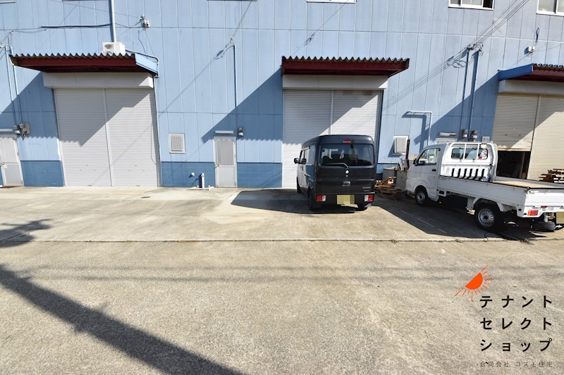 貸工場・倉庫　八尾市 太田新町９丁目　前面駐車スペース付き リビング