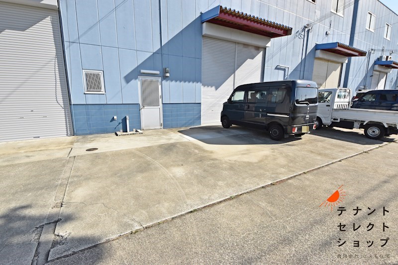 貸工場・倉庫　八尾市 太田新町９丁目　前面駐車スペース付き ベッドルーム