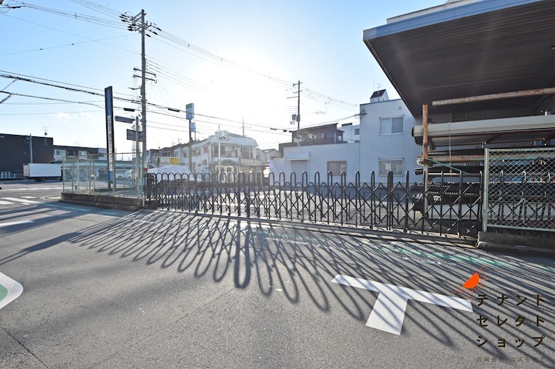 貸倉庫　八尾市　南本町６丁目　広さ約５３０坪　大型倉庫　※大型トラック搬入可 その他