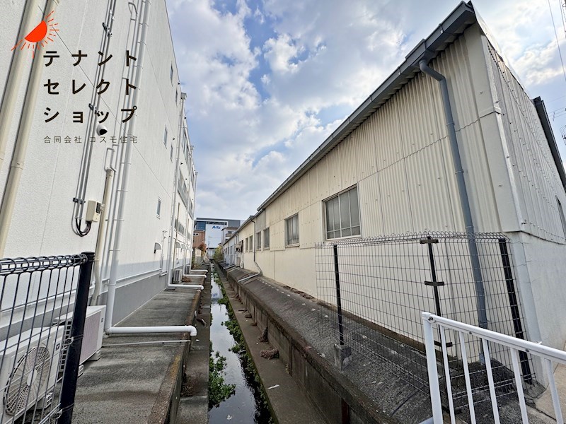 貸工場・倉庫　八尾市 亀井町１丁目　前面駐車スペース有り　平屋建て その他