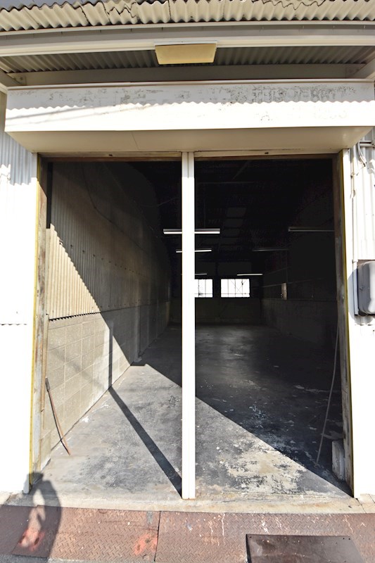 貸工場・倉庫　八尾市 亀井町１丁目　前面駐車スペース有り　平屋建て その他