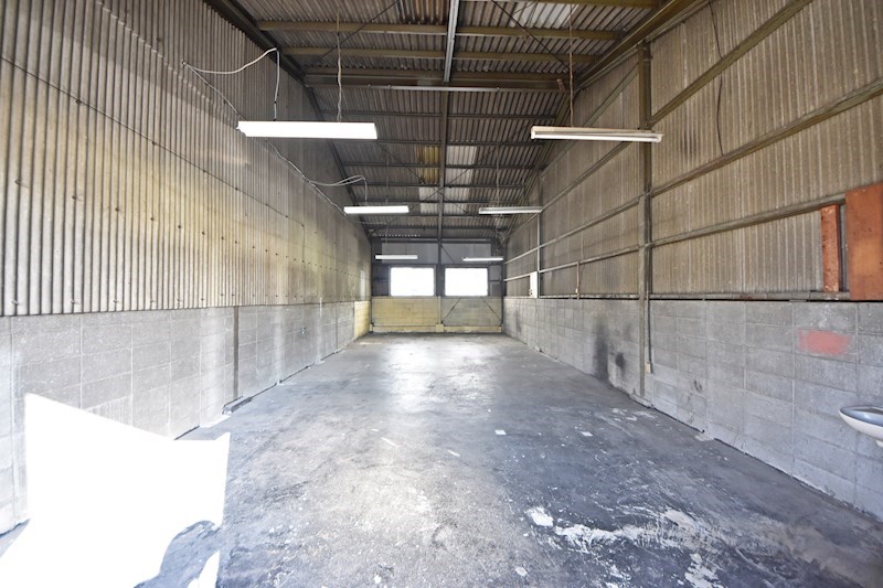 貸工場・倉庫　八尾市 亀井町１丁目　前面駐車スペース有り　平屋建て リビング