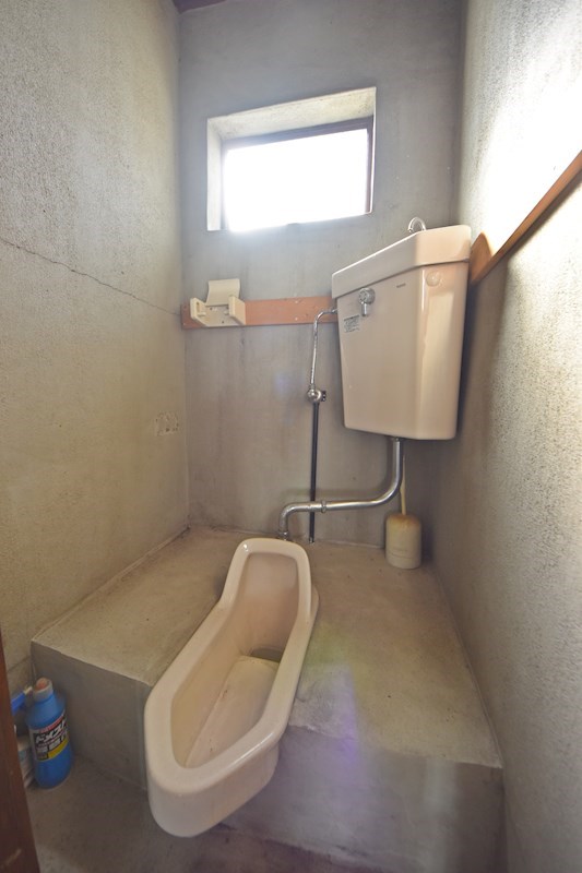 貸工場・倉庫　八尾市 亀井町１丁目　前面駐車スペース有り　平屋建て その他