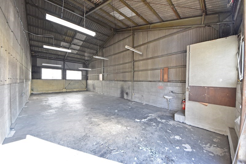 貸工場・倉庫　八尾市 亀井町１丁目　前面駐車スペース有り　平屋建て キッチン