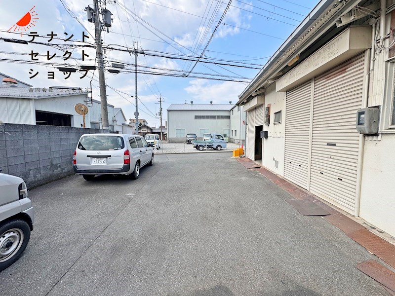 貸工場・倉庫　八尾市 亀井町１丁目　前面駐車スペース有り　平屋建て 風呂画像