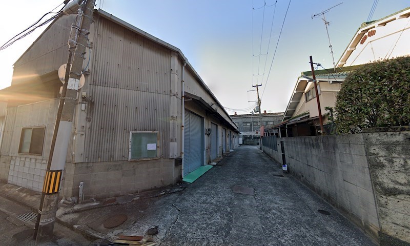 貸工場・倉庫　八尾市 竹渕東１丁目　広さ 約１２坪　※貸主側 業種制限有り 玄関