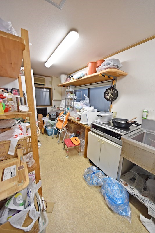 貸事務所・軽作業所　八尾市 高砂町４丁目　駐車スペース付き　一戸建て その他