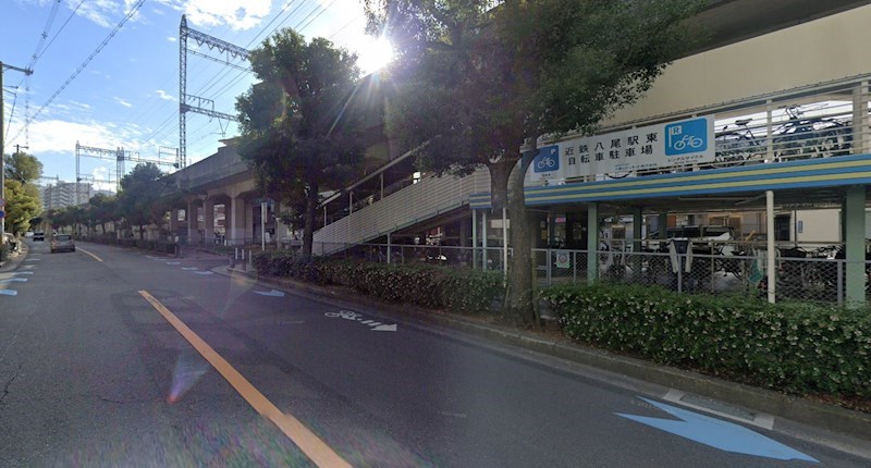 貸店舗・事務所　八尾市 桜ヶ丘１丁目　広さ約７.５坪　駅近　岡本ビル 玄関